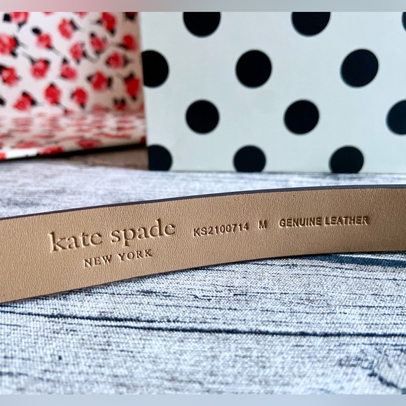 NWT! Kate spade belt with bow and spade logo. Genuine leather, Available M and L - Picture 9 of 12